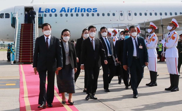 La presse lao apprécie la visite d amitié officielle au Vietnam du SG du Parti et président lao